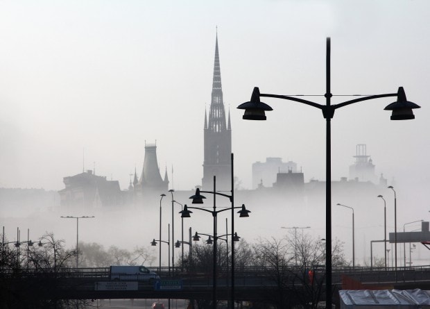 Estocolmo bajo la niebla