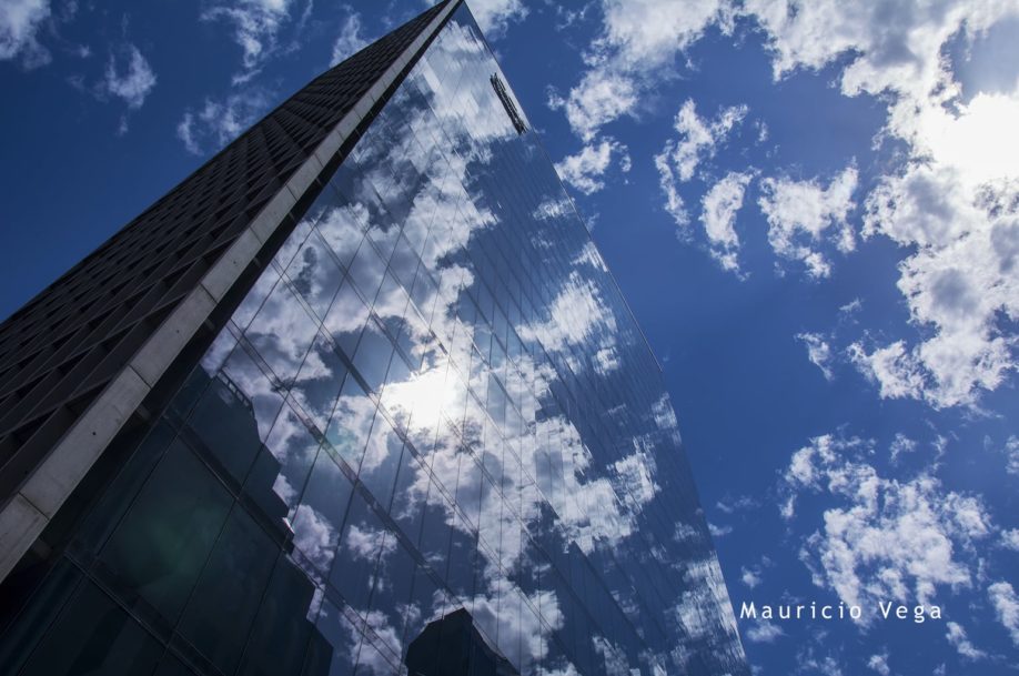 Mauricio Vega Larrea_Edificio CCU en Vitacura