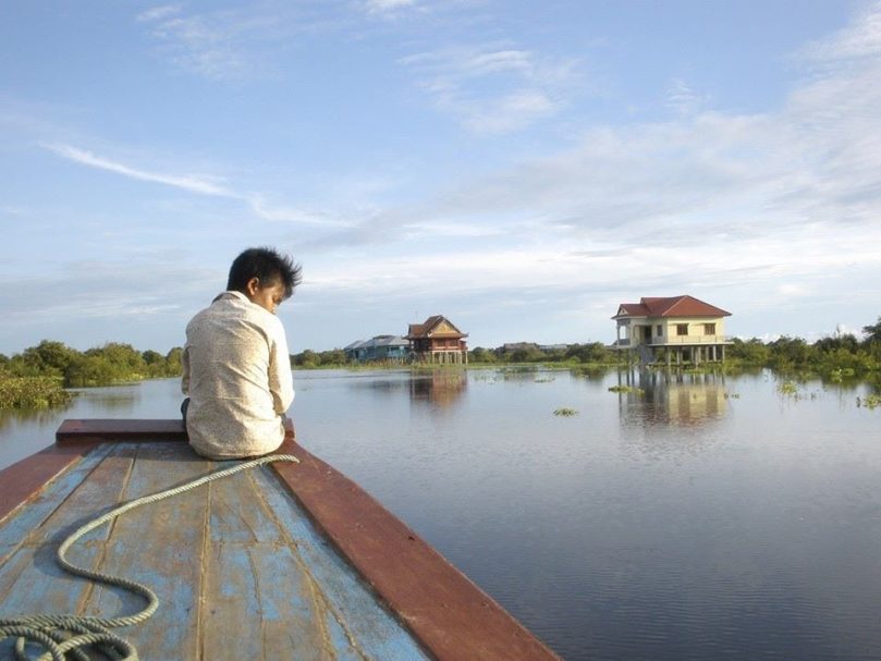 Sergio Sainz Díaz_En barca rumbo al lago Tonle Sap