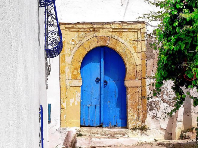 alsurdeunhorizonte.com_Portones en Túnez