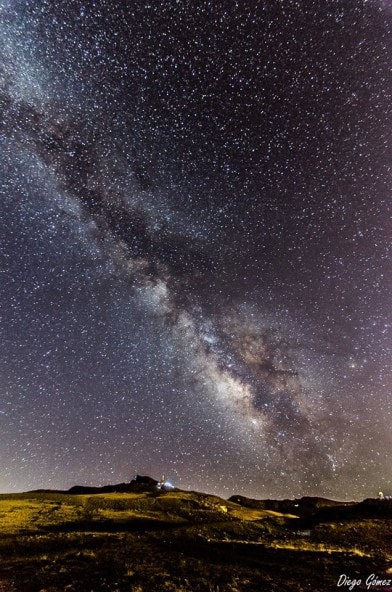 Enfoque y Foto_La vía láctea sobre Sierra Nevada