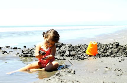 Claudia Garrido_Un pedacito de mar basta para construir un universo