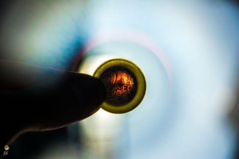 Jorge Santamaría_Y el dinero eclipsó al sol