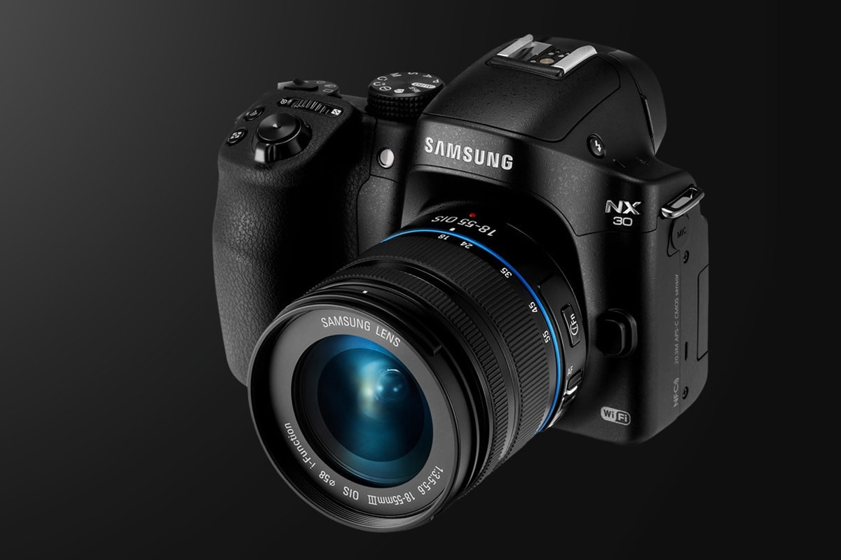 golpear Al borde función Samsung NX30 (Una Cámara Semiprofesional Para Aficionados Exigentes) | Blog  del Fotógrafo