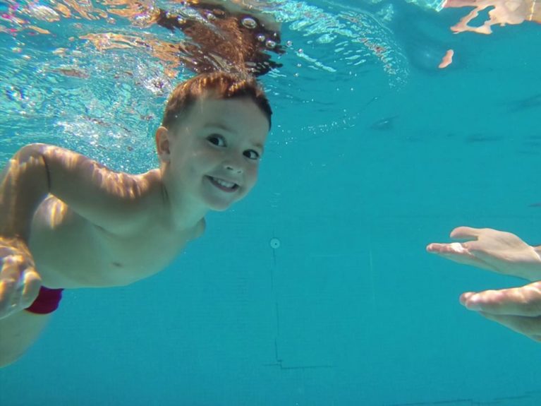 Samuel y Anna Casanova_Mi papá fotos hasta debajo del agua