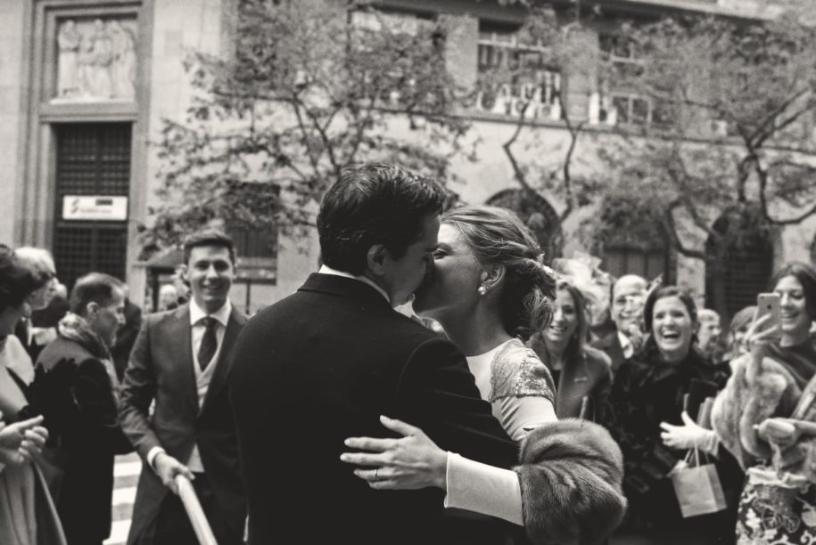 Clara Betegón_Lo bueno de los años es que curan heridas, lo malo de los besos es que crean adicción