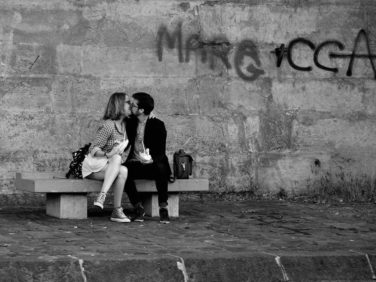 Juan Riffaldi_Beso y comida en el Sena