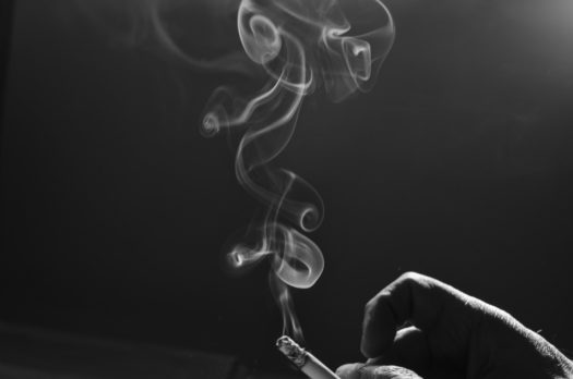 Carla Chavez_Distante placer de una mirada frente a otra esfumándose...