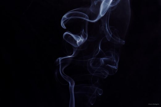 Clara Betegón_Nada es eterno. El café se enfría. El humo se disipa. El tiempo pasa. La gente cambia.