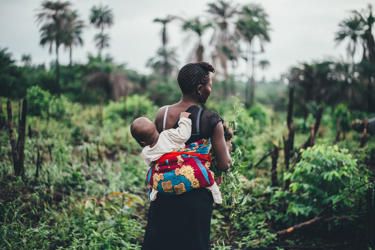 fotografía madre africana con su niño