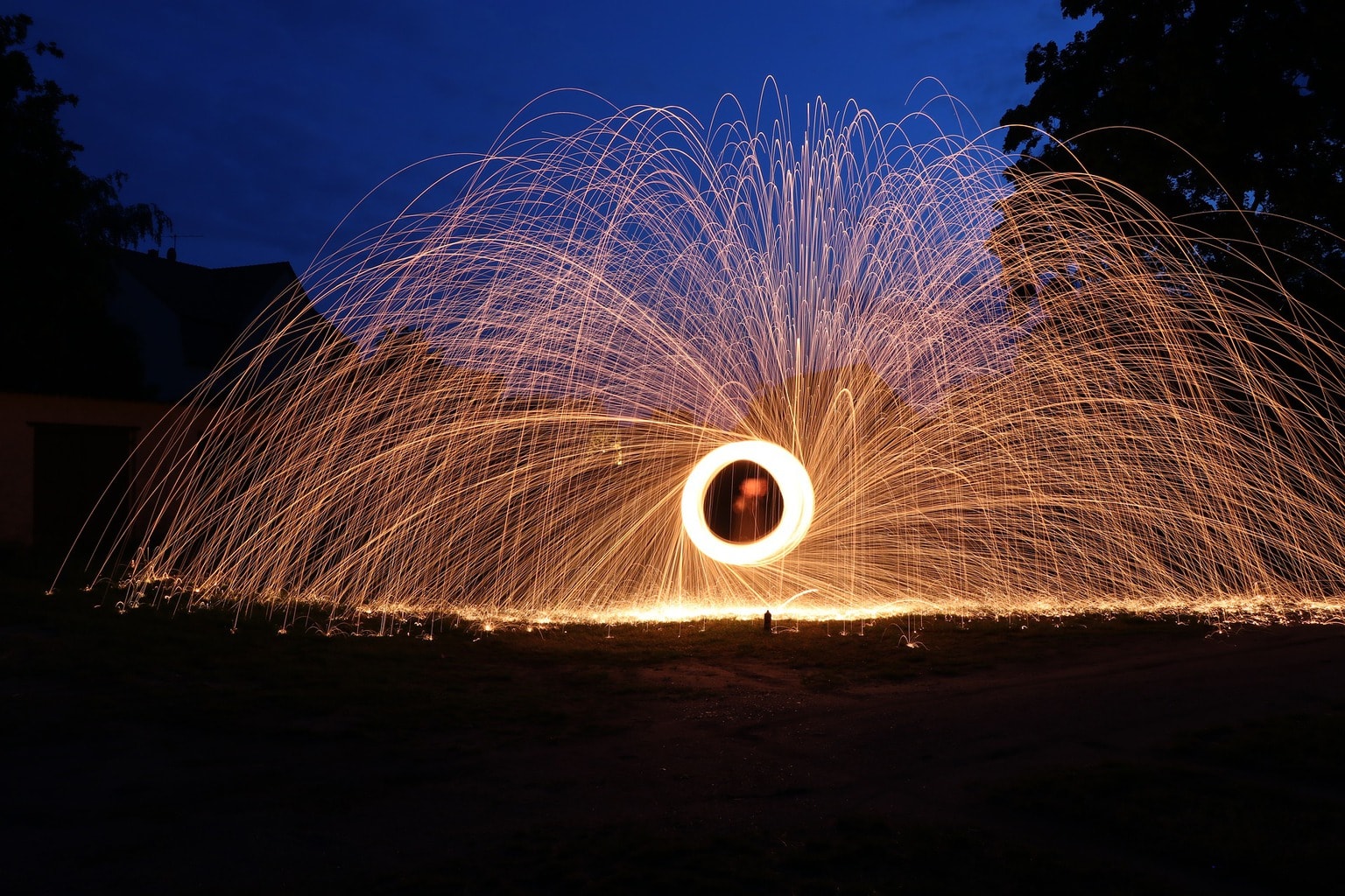 fotografía light painting con bengala fotografía light painting con bengala