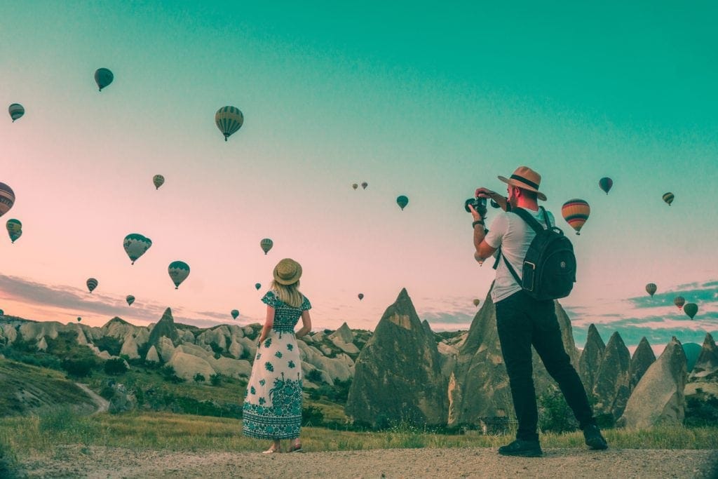 Fotografía de una pareja en capadoccia