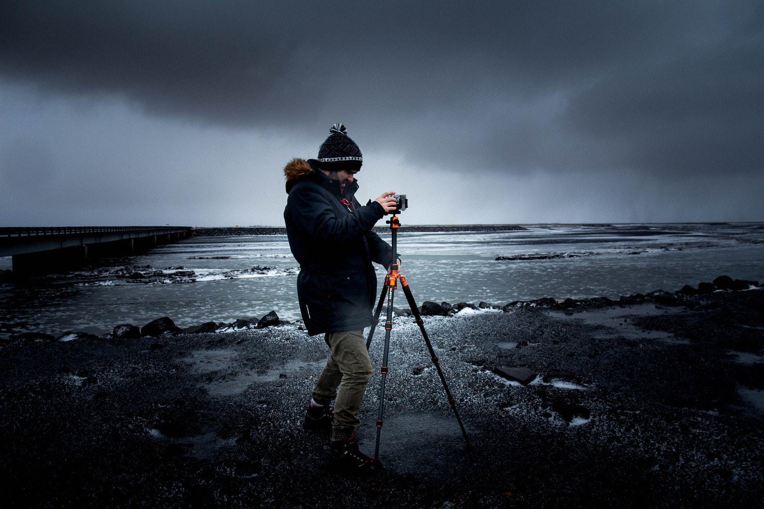 fotógrafo con trípode