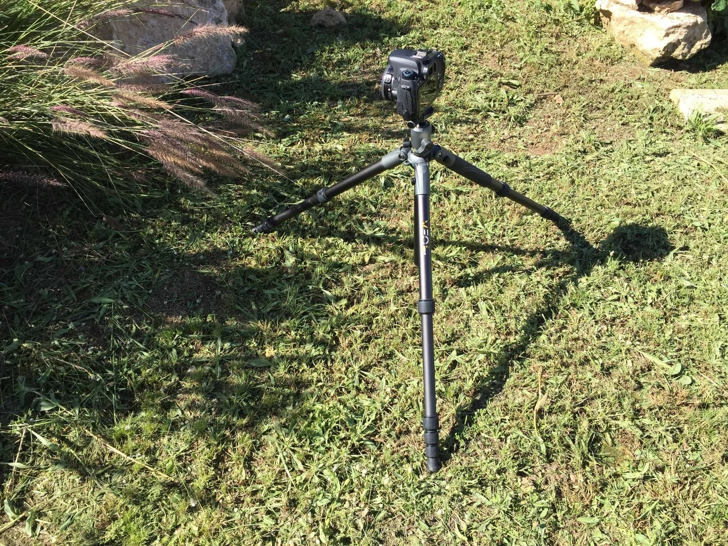 trípode montado en el campo