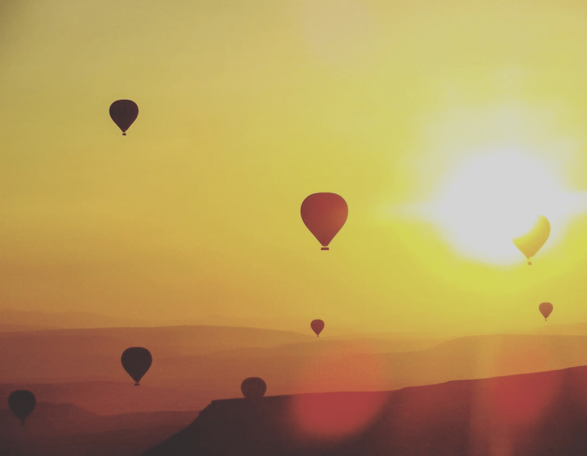 Siluetas de globos aerostáticos ganadora del fotoreto60