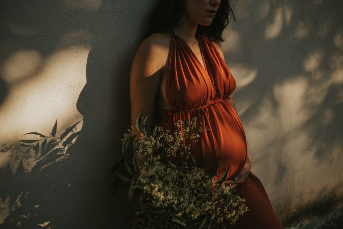 Fotografía de embarazo: Guía completa con consejos y trucos