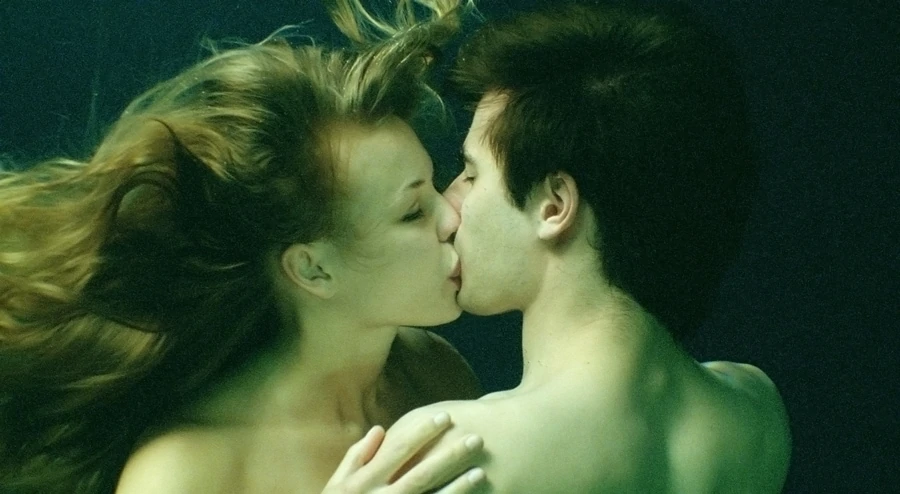 passionate kiss under water