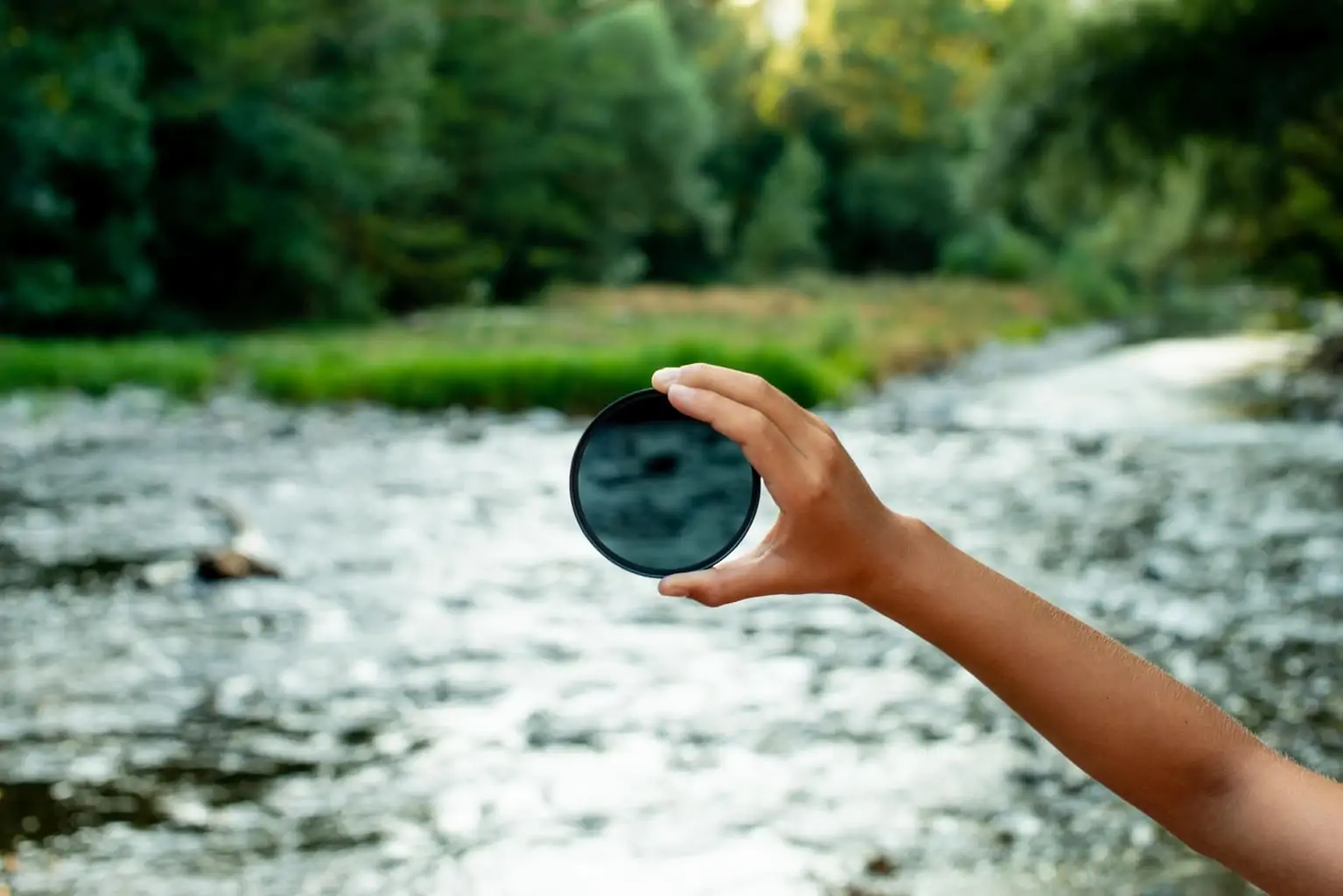 filtro densidad neutra sobre río