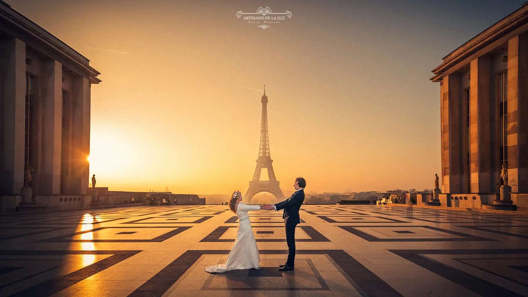 Fotografía de boda novios torre Eiffel