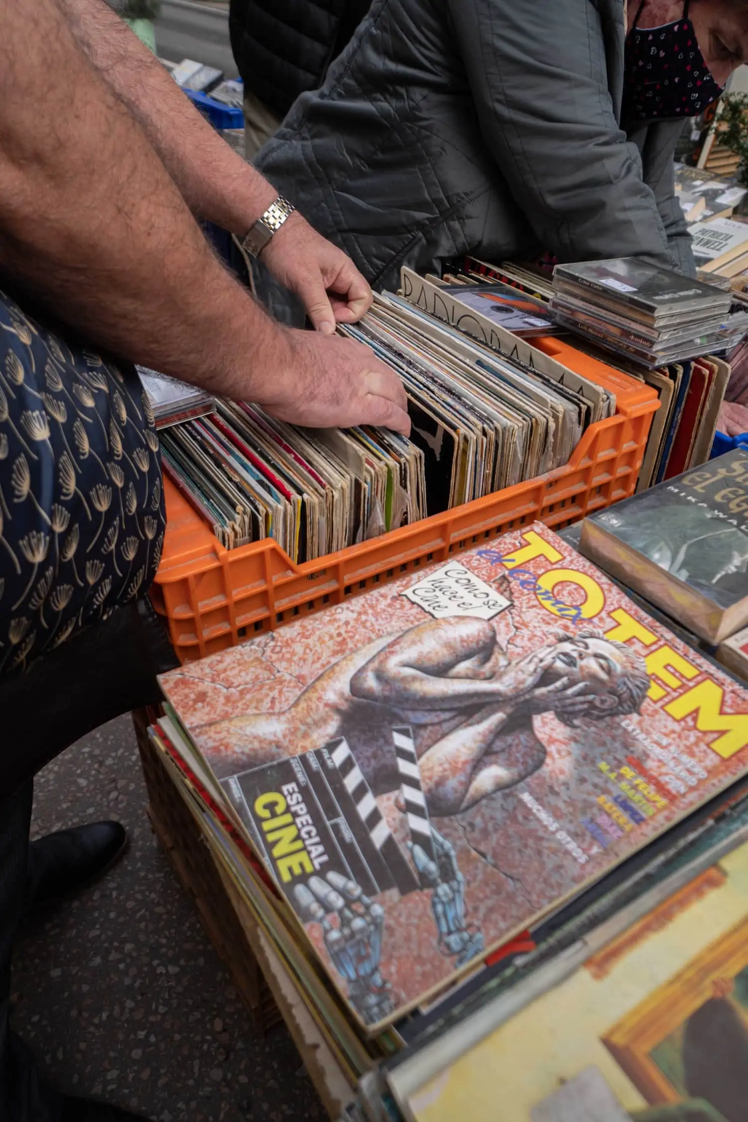 flea market sony ZV-E10 and 10-18mm