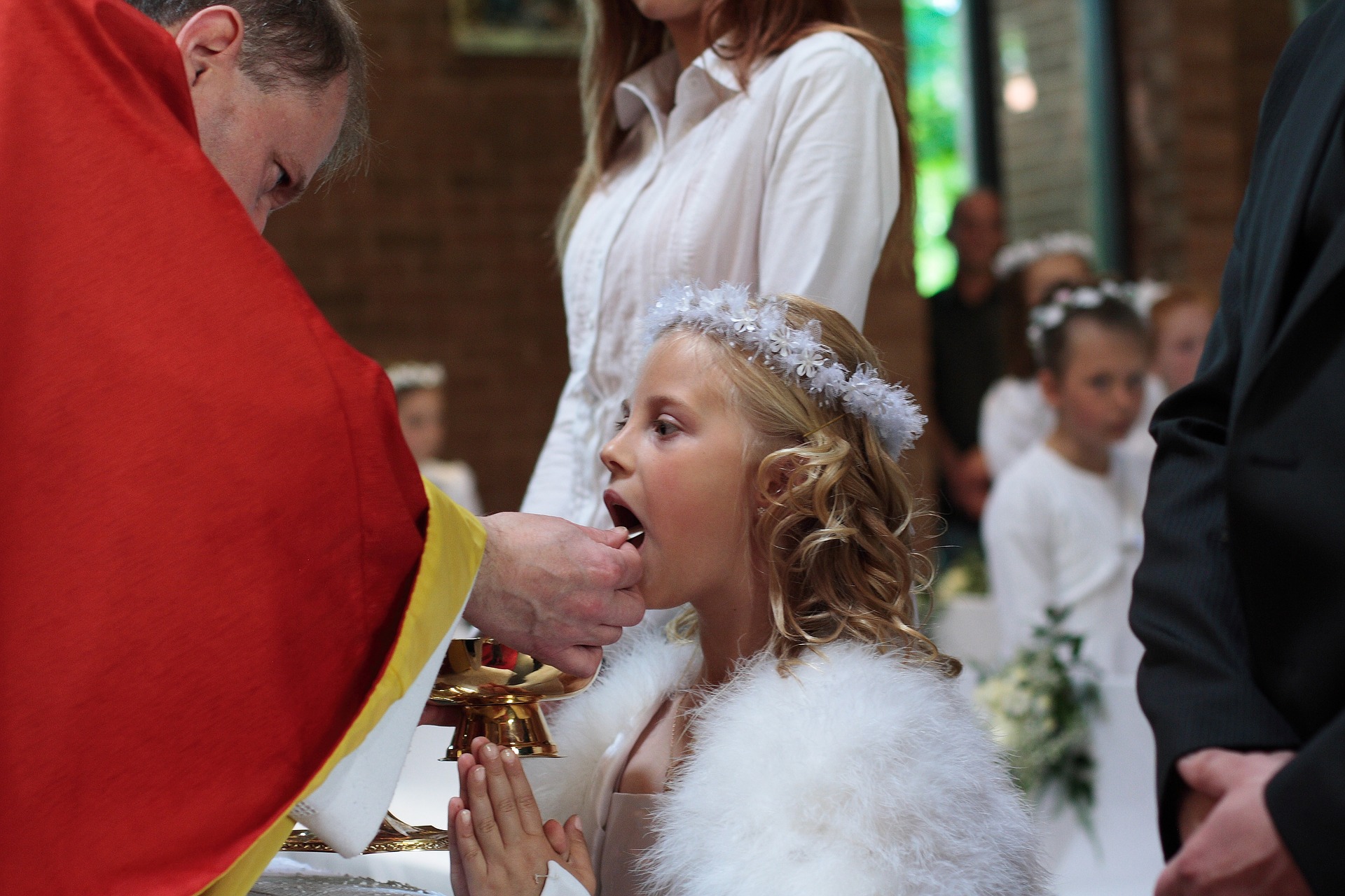 girl communion commune