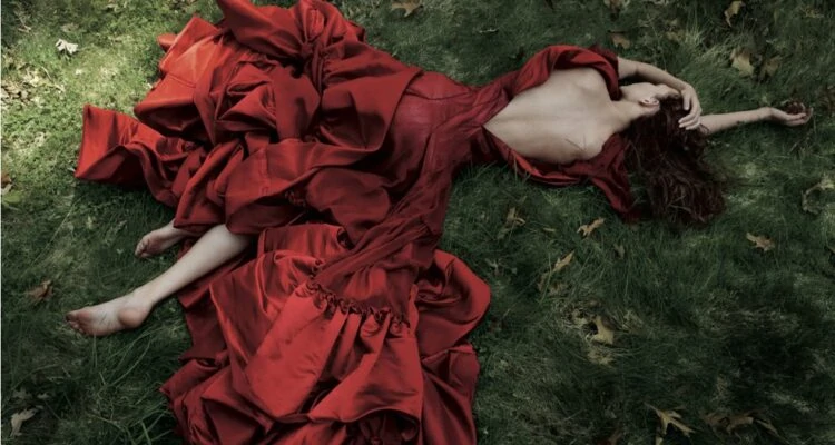 Red dress Annie Leibovitz fashion