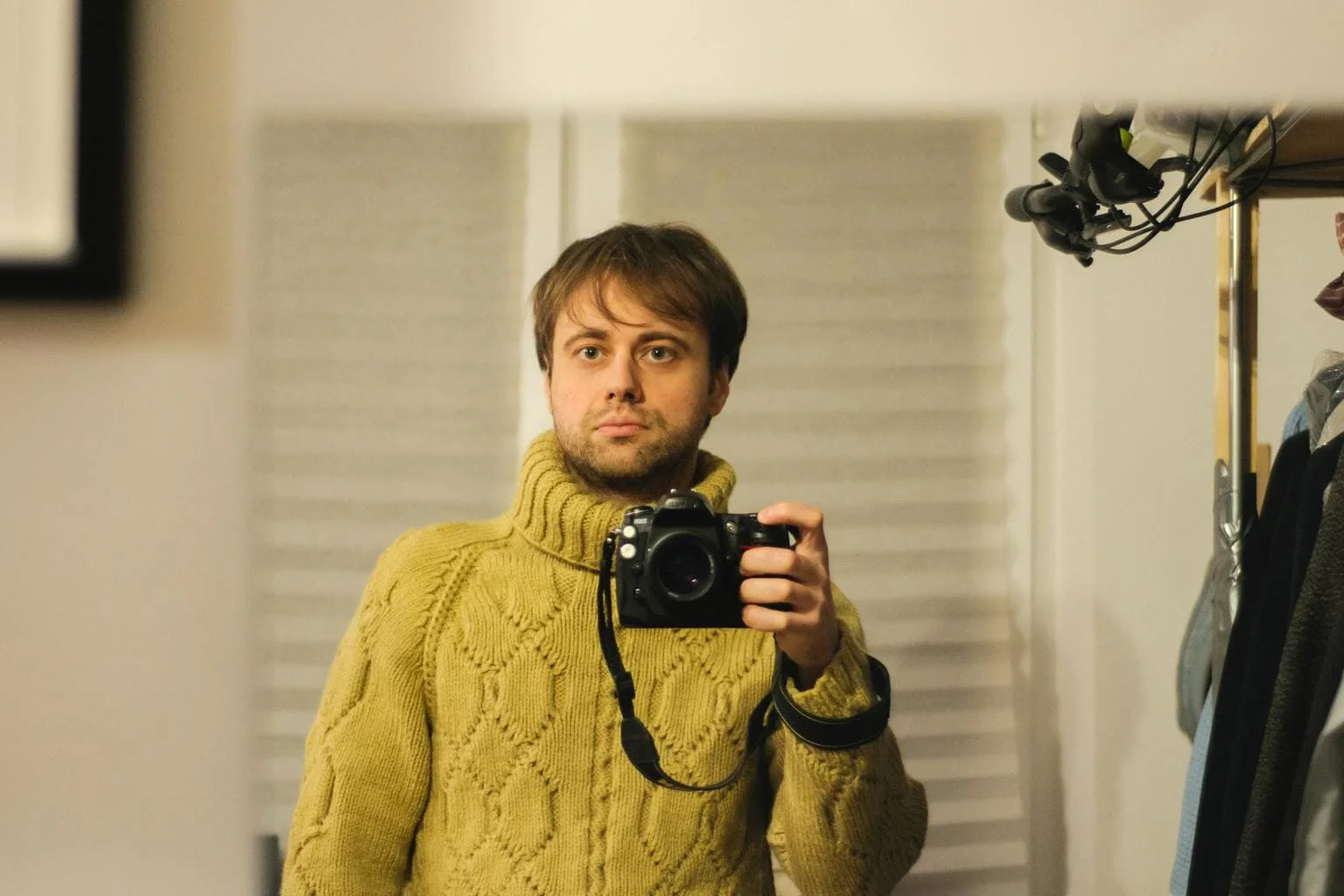 mirror man pose