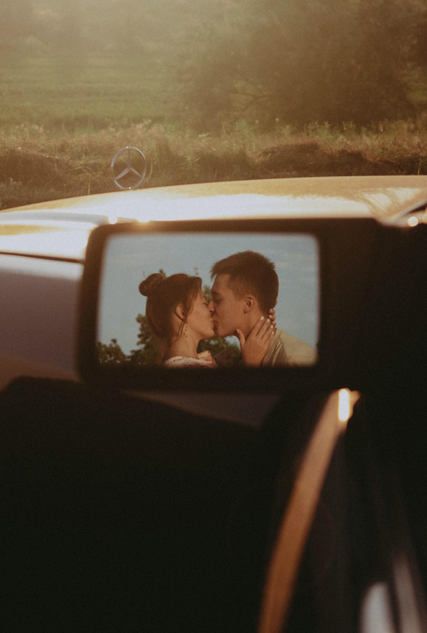 retrovisor pareja