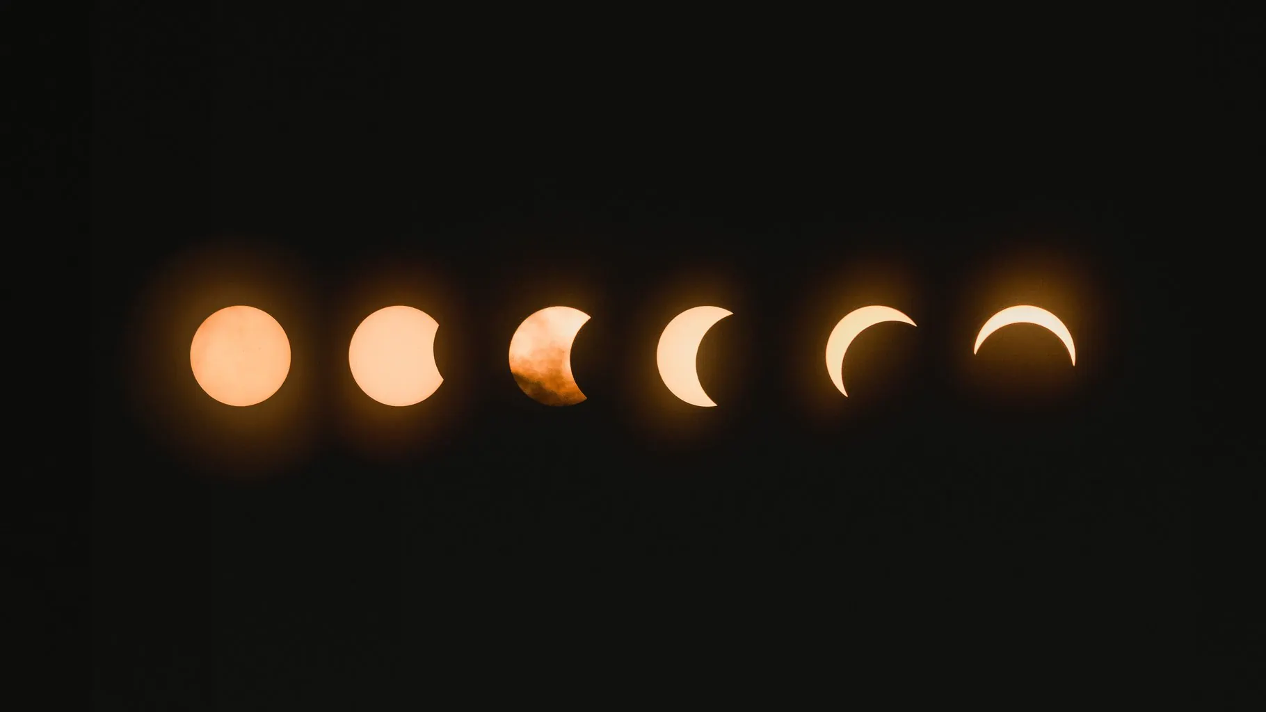 Example of how to photograph a lunar eclipse with the different stages