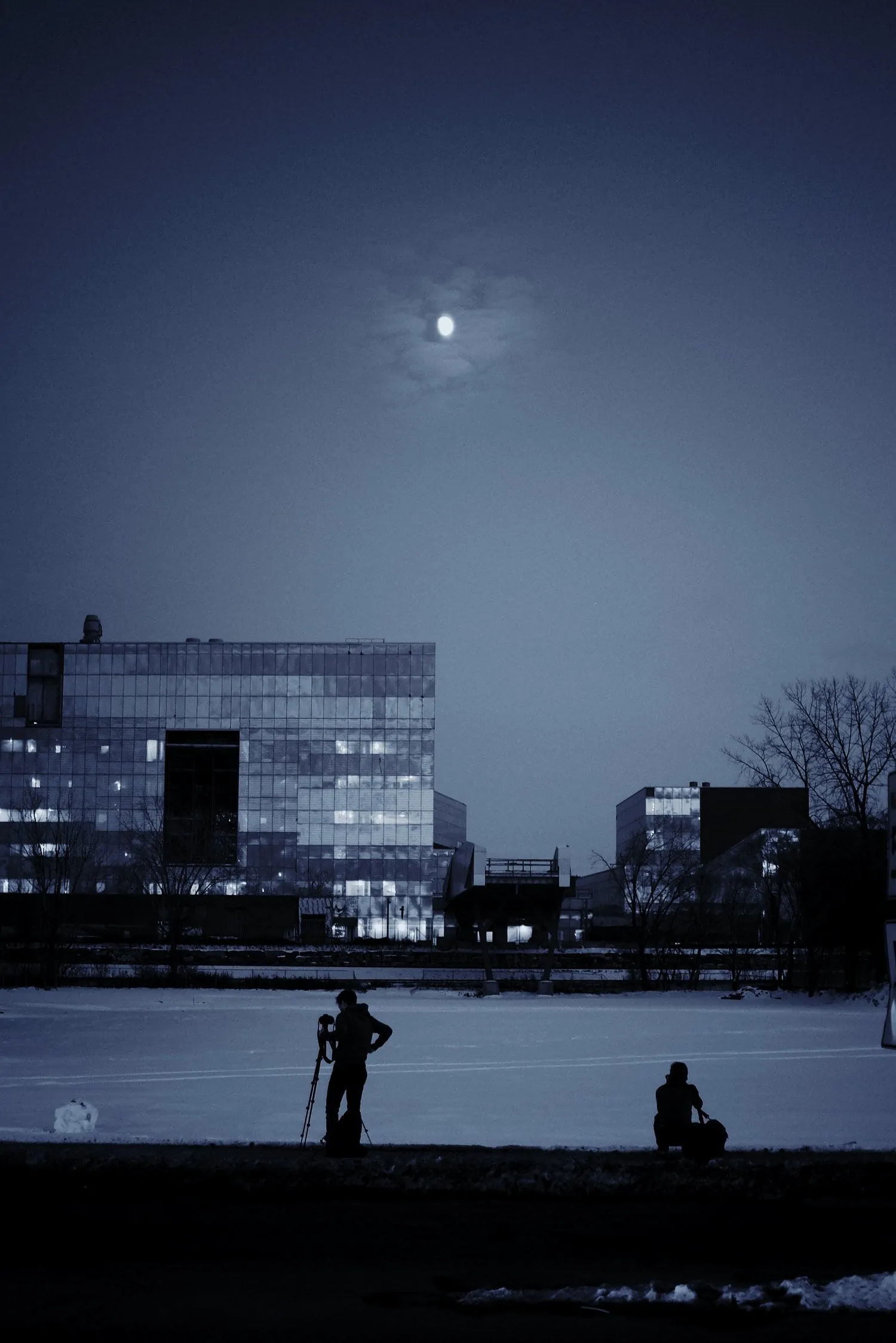 photographers capturing the moon