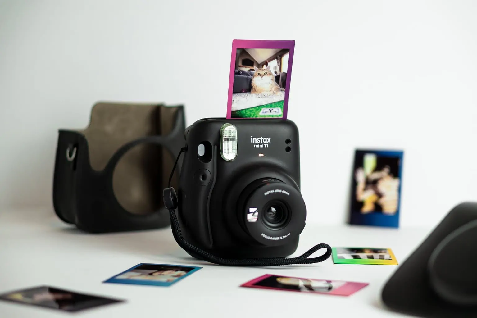  Fujifilm Instax Mini 9 - Cámara instantánea + funda  personalizada + paquete con 50 hojas de papel fotográfico Fujifilm Instax +  álbum de fotos para Fuji Instax Mini 9 : Electrónica