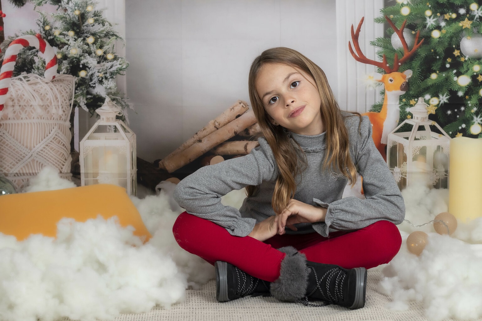 girl portrait with christmas background