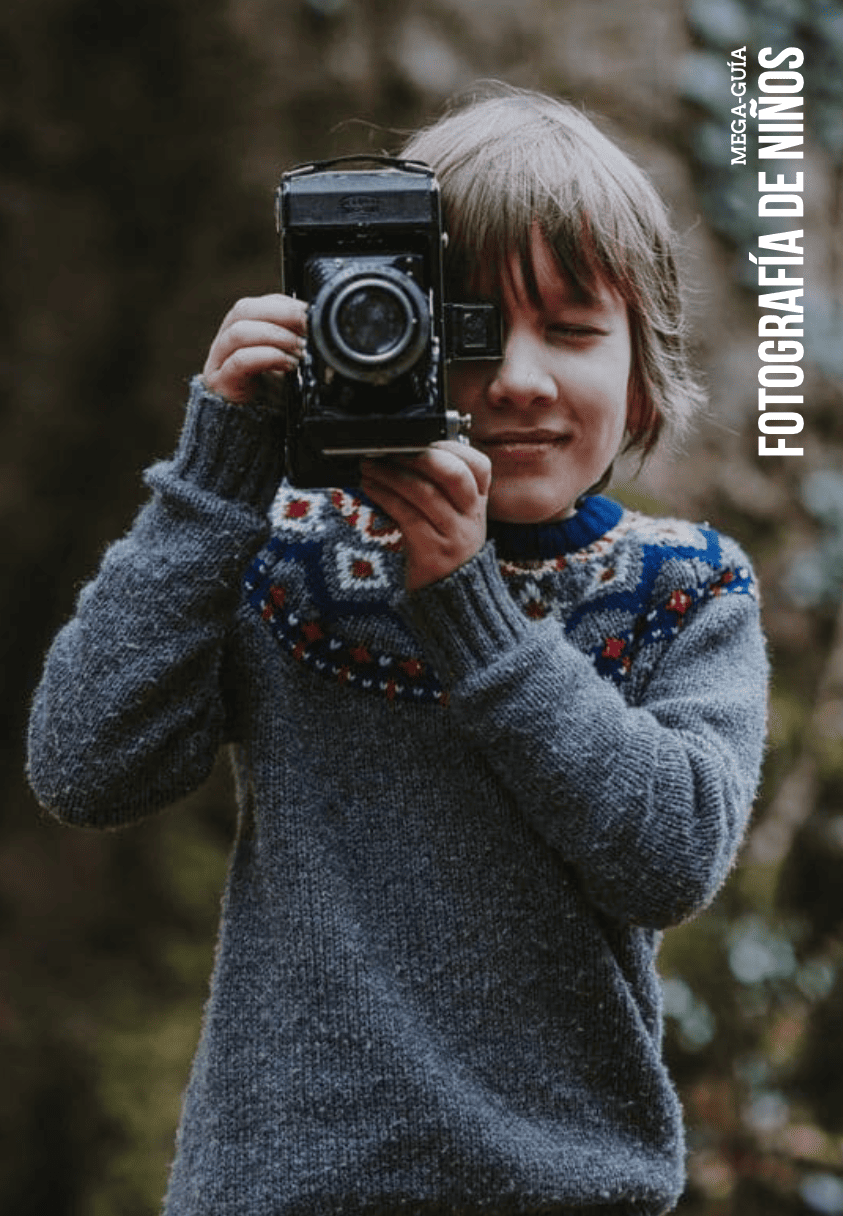 Equipo De Juegos Para Niños En El Parque Fotos, retratos, imágenes