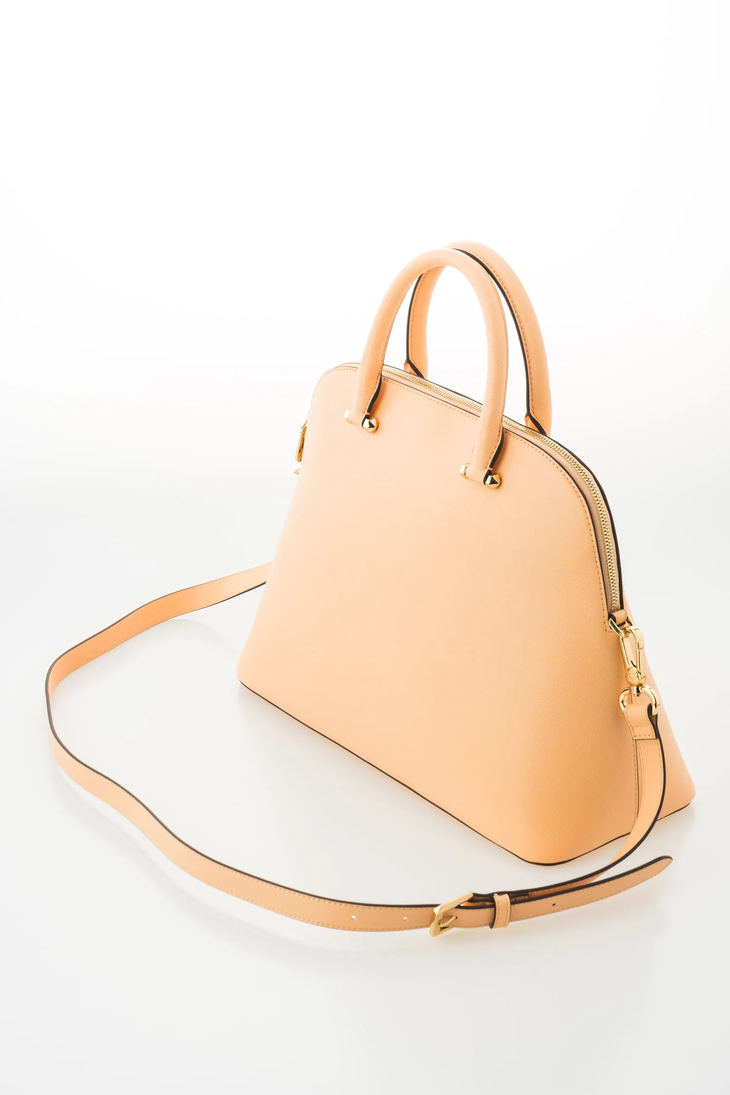 fotografía de producto ecommerce bolso en fondo blanco