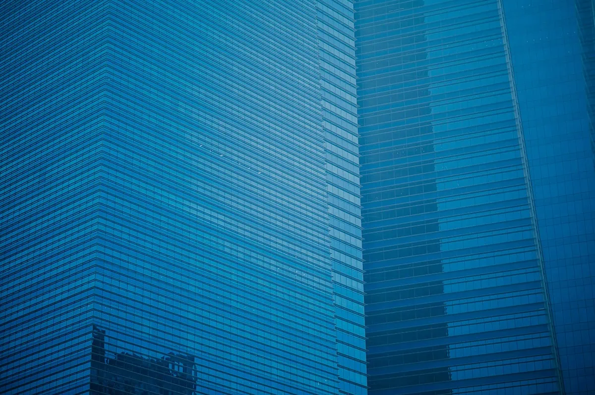 ventanajes de edificio azules