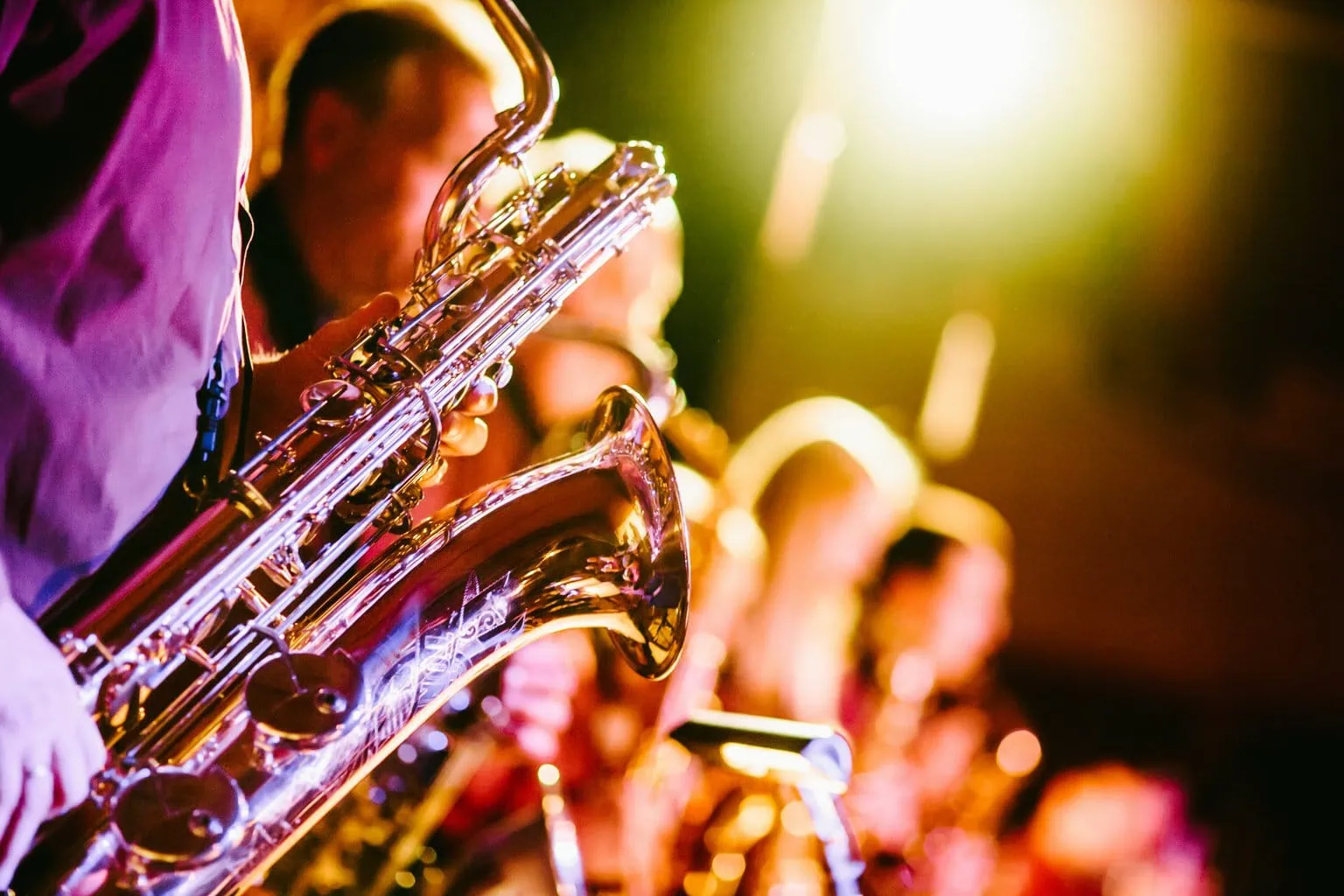 Detalle fotografía de instrumentos en un concierto