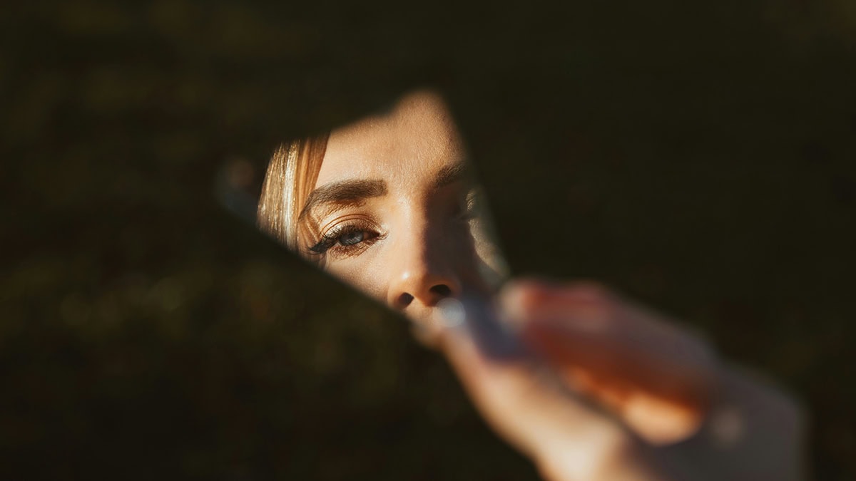 fotografía artística con espejos detalle espejo roto