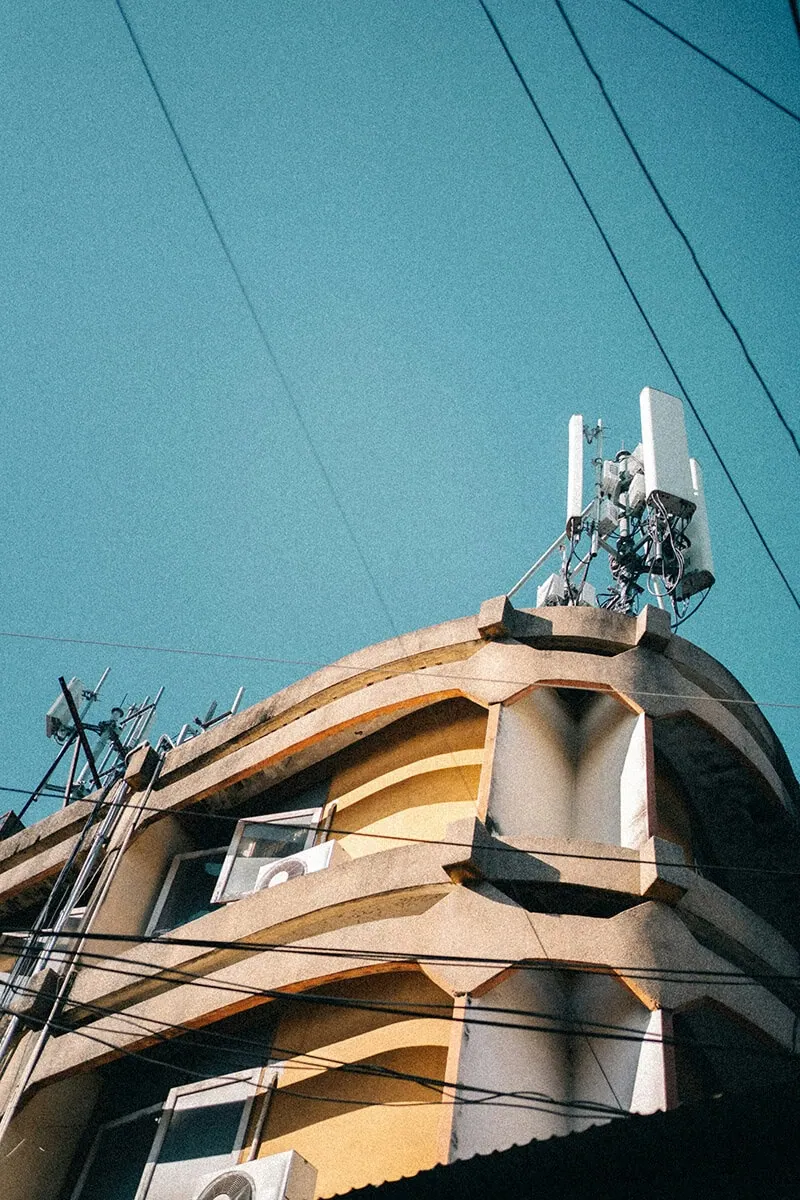 detalle arquitectónico con revelado vintage con lente pancake